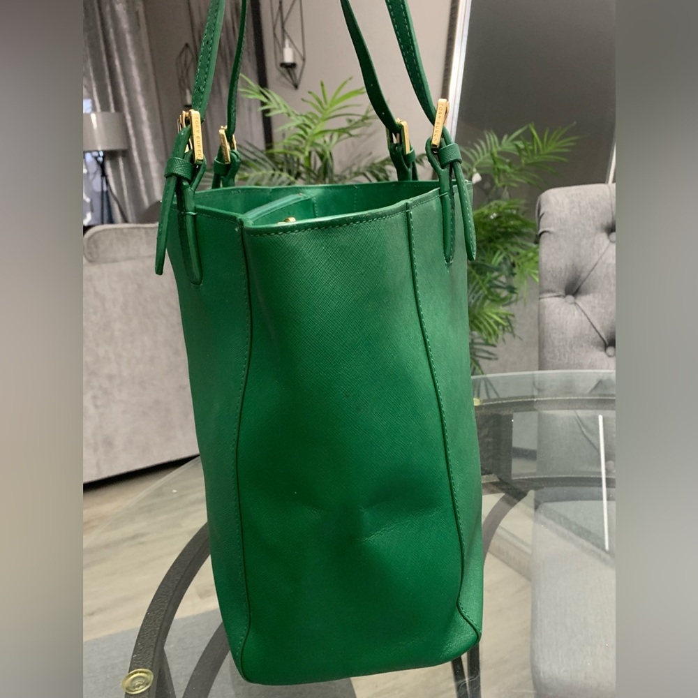 Tory Burch Emerald Green Leather Tote with Gold Accents - Picture 3 of 9
